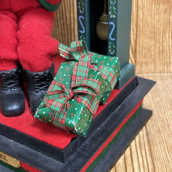 Vintage Santa & Grandfather Clock Musical Holiday Scene Holiday Creations 1993 - Picture 10 of 16